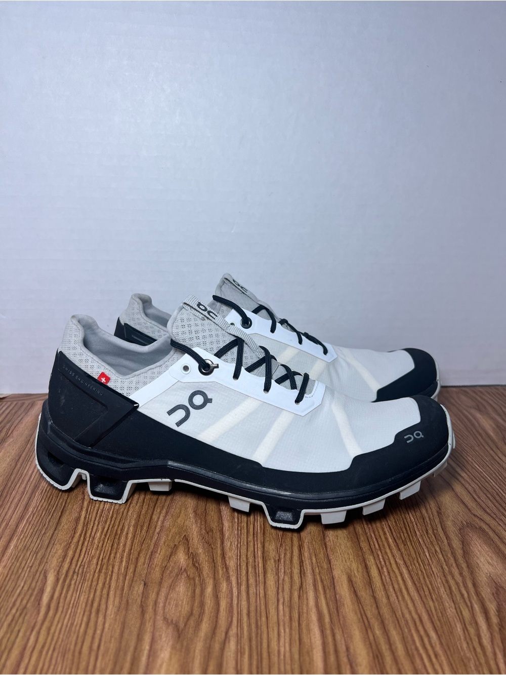 On Cloudventure Women’s Trail Running On Cloud Running Sneakers Size 7.5